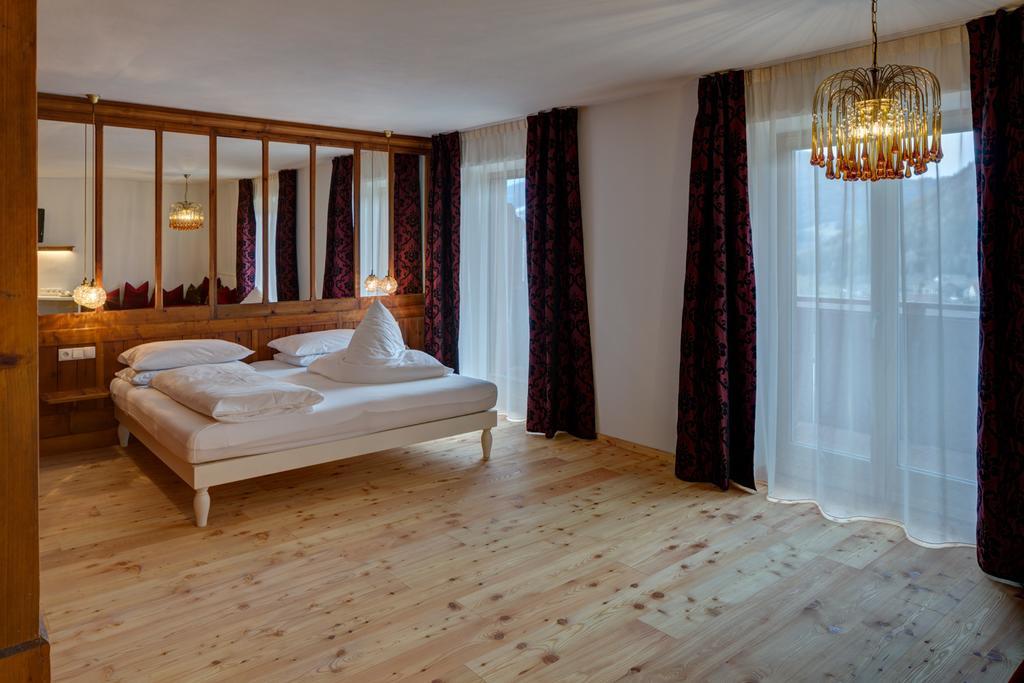 Frida Am Wald Hotel Rasun di Sotto Phòng bức ảnh
